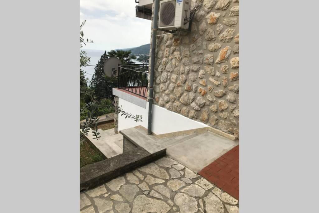 Breathtaking Sea View App For 2+1, Bbq ...... Apartman Abbázia Kültér fotó