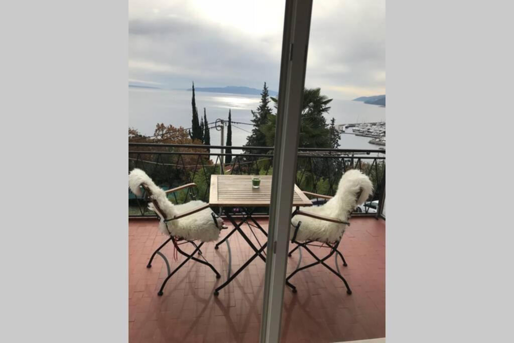 Breathtaking Sea View App For 2+1, Bbq ...... Apartman Abbázia Kültér fotó