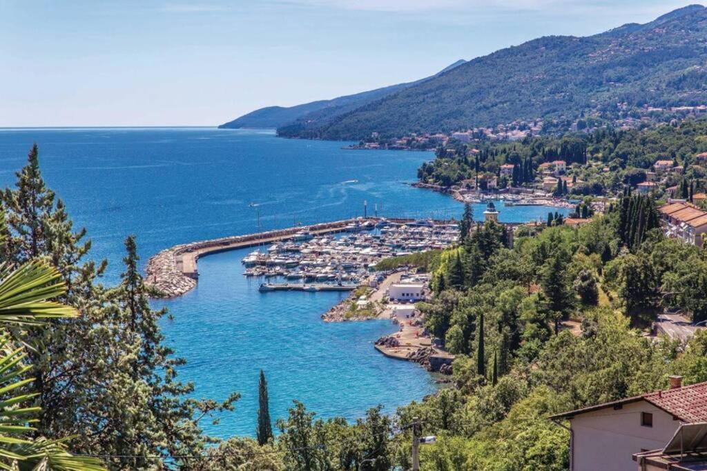 Breathtaking Sea View App For 2+1, Bbq ...... Apartman Abbázia Kültér fotó